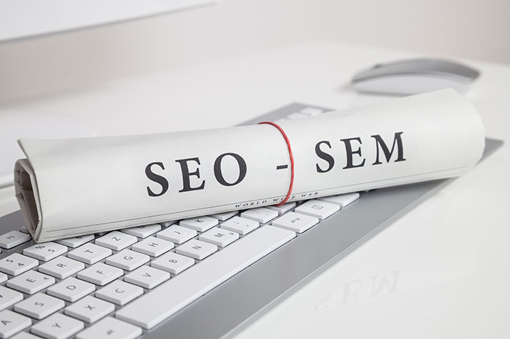invertir en seo o sem